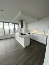 1200 N La Salle Dr, Unit 1206 in Chicago, IL - Building Photo - Building Photo