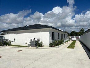 11982 SW 213th St in Miami, FL - Building Photo - Building Photo