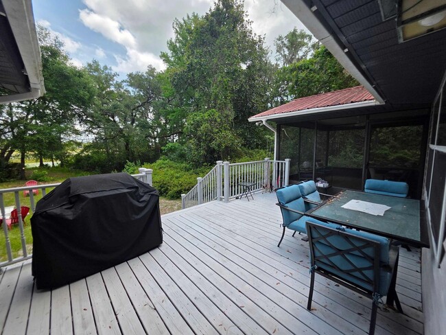 property at 4419 S Dodge Point