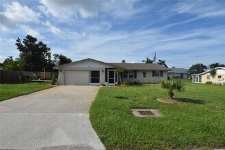 1365 De Prie Rd in Englewood, FL - Building Photo - Building Photo
