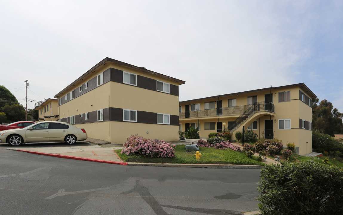 Villa Vista Apartments in Chula Vista, CA - Building Photo