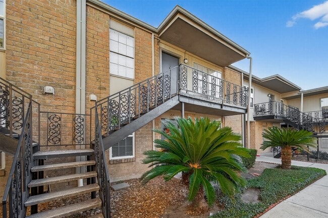 5550 N Braeswood Blvd in Houston, TX - Building Photo - Building Photo