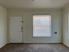 516 N White St in Hanford, CA - Building Photo - Building Photo