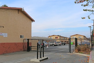 Windemere Apartments in Hayward, CA - Building Photo - Building Photo