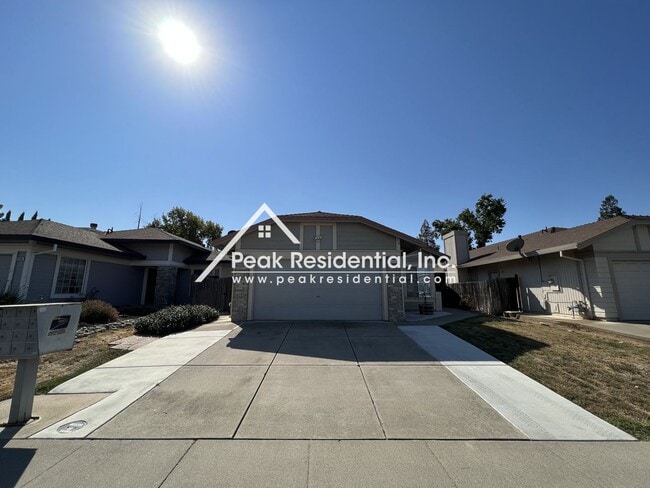 5322 Jade Creek Way in Elk Grove, CA - Building Photo - Building Photo