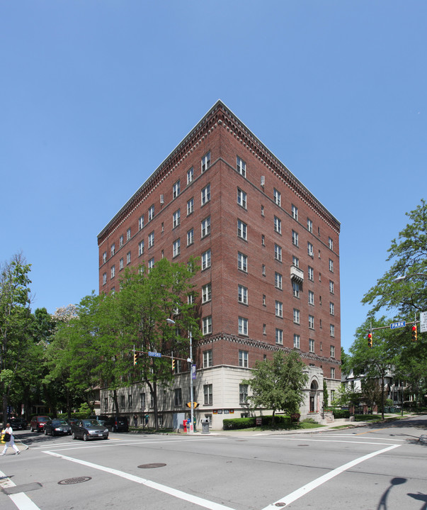 Roosevelt Apartments in Rochester, NY - Building Photo