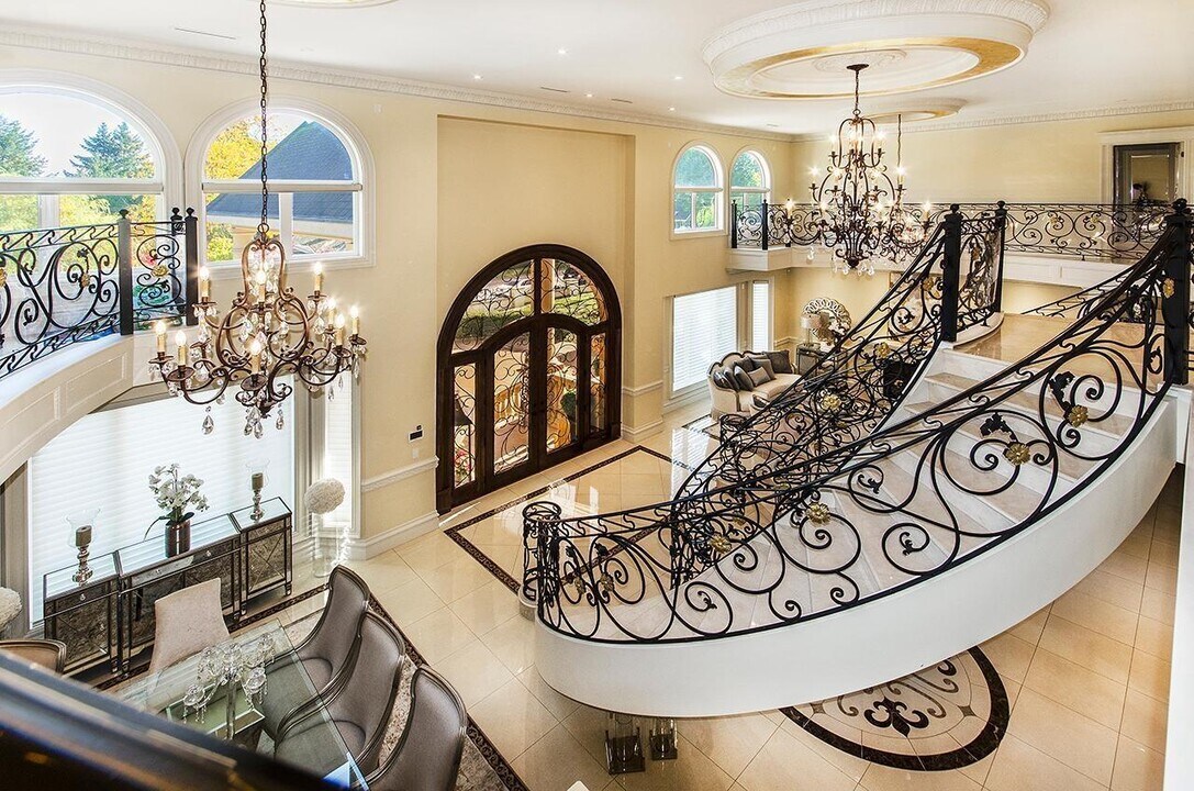 7367-149A 149a St in Surrey, BC - Building Photo