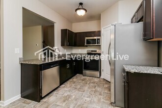 524 Joneus Dr in Mcdonough, GA - Foto de edificio - Building Photo