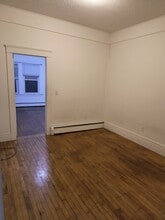 435 Child St, Unit Rear in Warren, RI - Building Photo - Building Photo