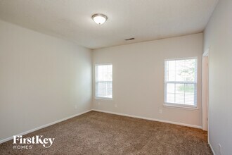 15541 Outside Trail in Noblesville, IN - Building Photo - Building Photo