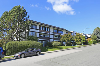 Summerhill in White Rock, BC - Building Photo - Building Photo