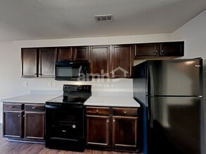 6236 Leslie Dr in Charlotte, NC - Building Photo - Building Photo