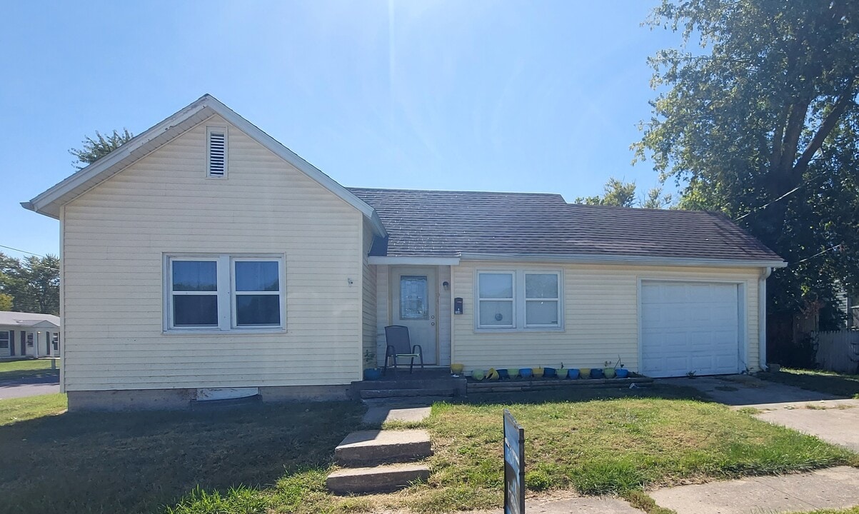 704 W Breckenridge St in Mexico, MO - Building Photo