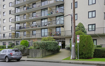 York House in New Westminster, BC - Building Photo - Building Photo