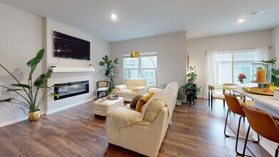 3210 NW Linwood Ln in Ankeny, IA - Building Photo - Building Photo