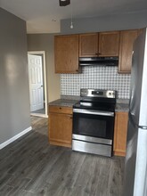 52 Appleton St, Unit 1 in Brockton, MA - Foto de edificio - Building Photo