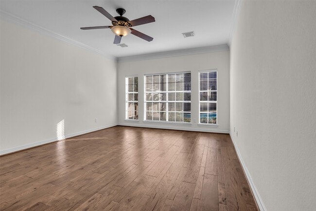 property at 3815 Hogan Ct