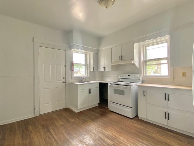 property at 1016 E Stockbridge Ave
