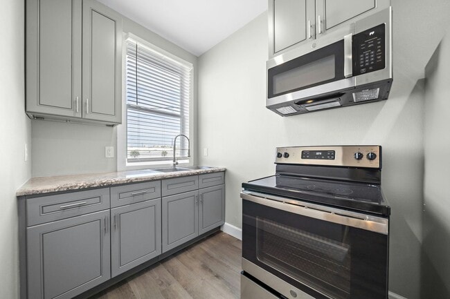 property at 614 35th St