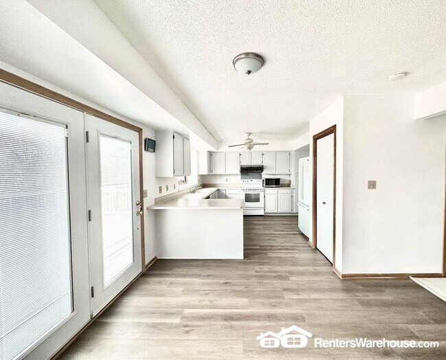 2048 Walnut St in West Des Moines, IA - Building Photo - Building Photo