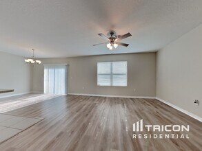 10442 Whispering Hammock Dr in Riverview, FL - Building Photo - Building Photo