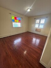 109-37 156th St-Unit -1st floor in Queens, NY - Building Photo - Building Photo