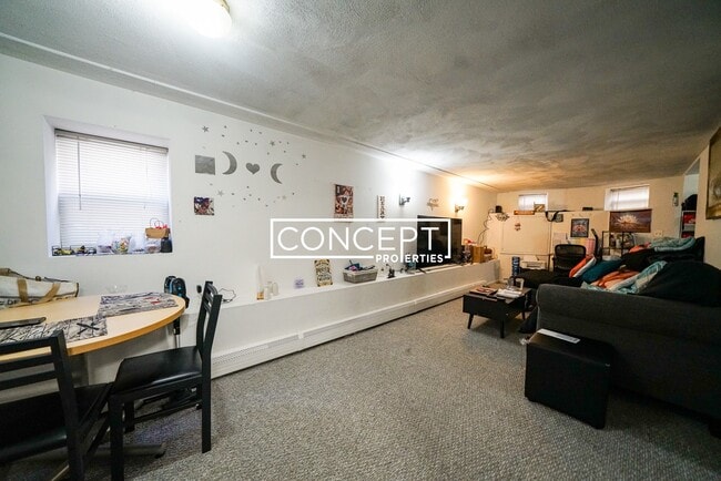 24 St Cyprians Pl, Unit 1R in Boston, MA - Foto de edificio - Building Photo