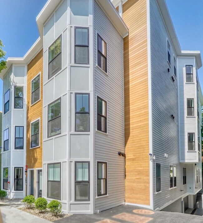 property at 214 Havre St