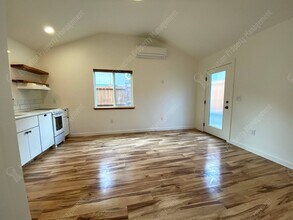 1518 NW Fresno Ave in Bend, OR - Building Photo - Building Photo