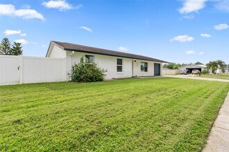 504 Red Mangrove Ln in Apollo Beach, FL - Building Photo - Building Photo