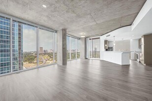 5925 Almeda Rd in Houston, TX - Building Photo