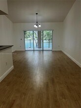 2549 Centergate Dr in Miramar, FL - Building Photo - Building Photo