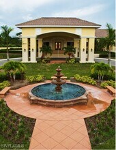 9030 Las Maderas Dr in Bonita Springs, FL - Foto de edificio - Building Photo