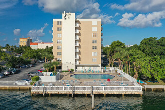 Island Place at North Bay Village in Miami, FL - Building Photo - Building Photo