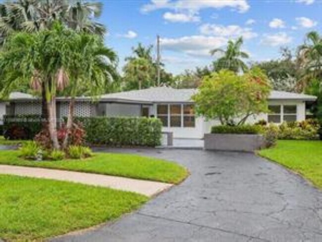 2932 NW 8th Ave in Wilton Manors, FL - Building Photo - Building Photo