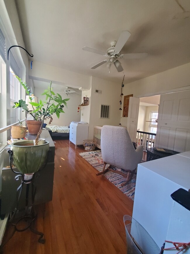 4112 Spruce St, Unit 4 in Philadelphia, PA - Foto de edificio - Building Photo