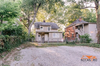 2097 Summit St in Columbus, OH - Building Photo - Building Photo