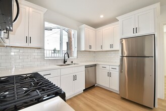 2683 34th St, Unit 15 in Santa Monica, CA - Building Photo - Building Photo