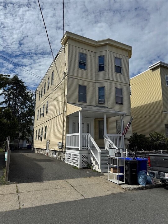 184 Essex St in Malden, MA - Foto de edificio