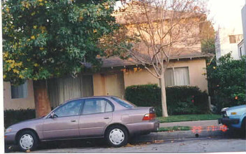 7326-7328 Hazeltine in Los Angeles, CA - Building Photo - Building Photo