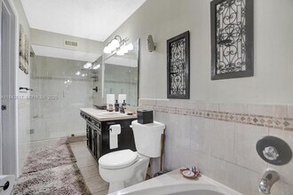 20533 NE 6th Ct in Miami, FL - Building Photo - Building Photo