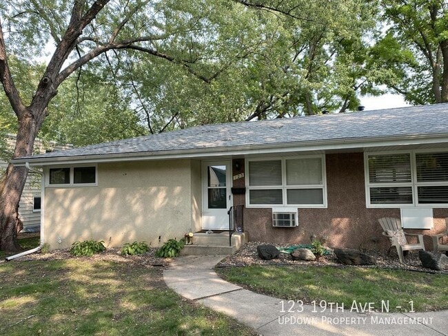property at 123 19th Ave N