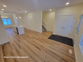 4582 Warbler Loop NW in Edmonton, AB - Building Photo - Building Photo