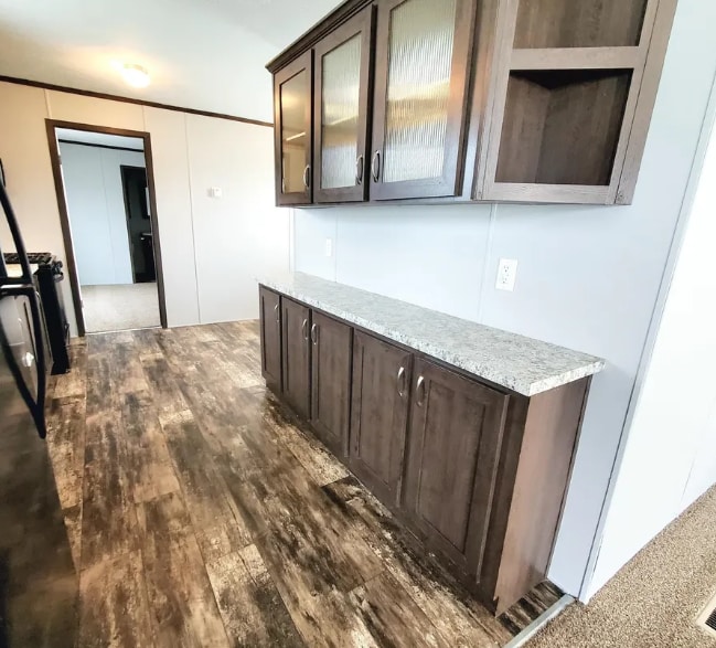 9792 Spinnaker Dr in Ira, MI - Foto de edificio - Building Photo