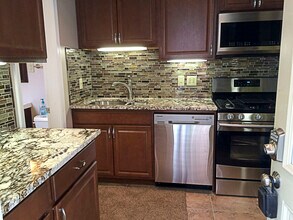 1374 Summit St, Unit 1374 Summit Street in Columbus, OH - Building Photo - Building Photo