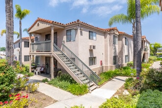 The Village at Lakeside (55+ Community) in Lakeside, CA - Foto de edificio - Building Photo