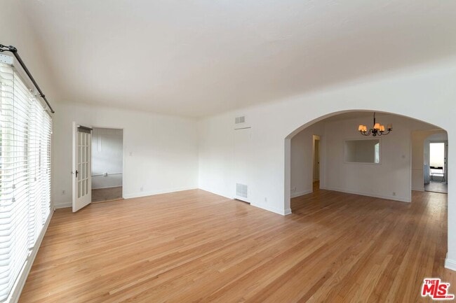 3167 Rowena Ave in Los Angeles, CA - Building Photo - Building Photo