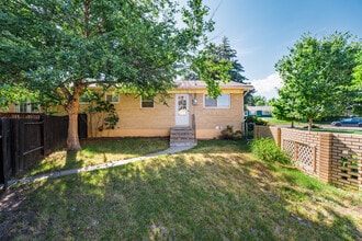 1238 Janes Ln in Colorado Springs, CO - Foto de edificio - Building Photo