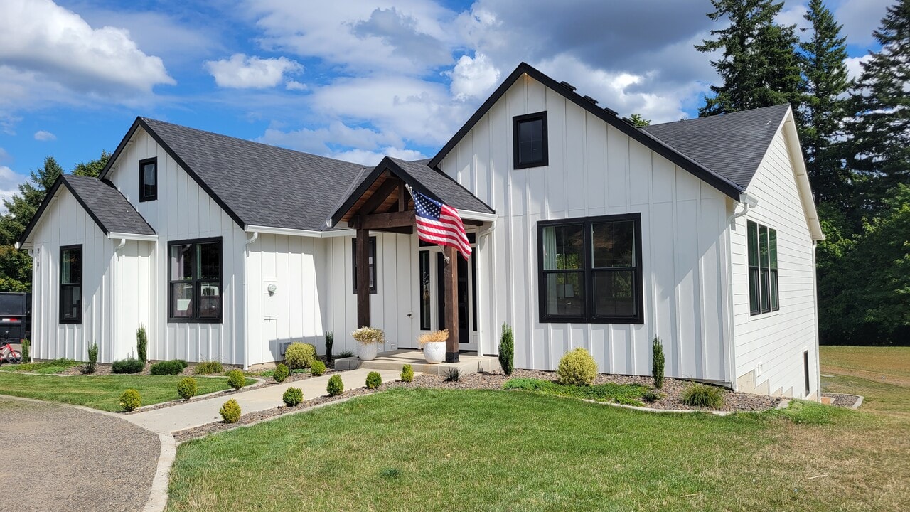 218 Hansen Rd in Woodland, WA - Building Photo