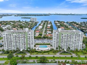 2150 Sans Souci Blvd in North Miami, FL - Building Photo - Building Photo